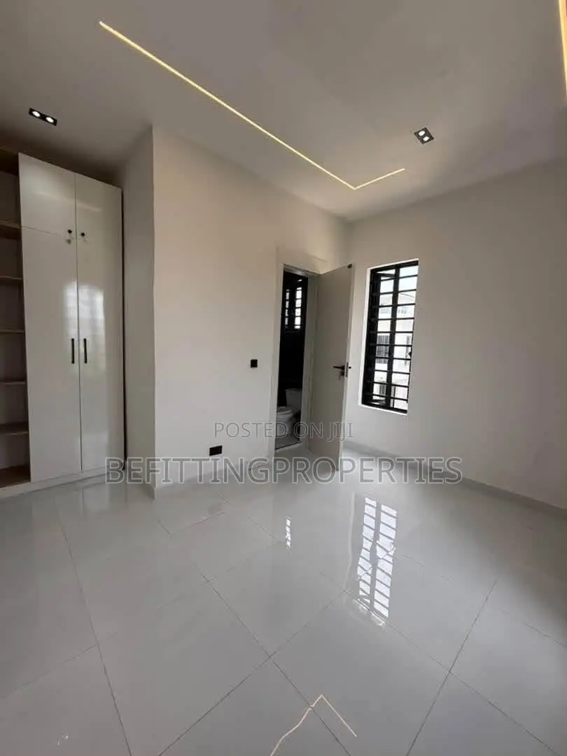 4bdrm Duplex in Ajah for sale in Ajah