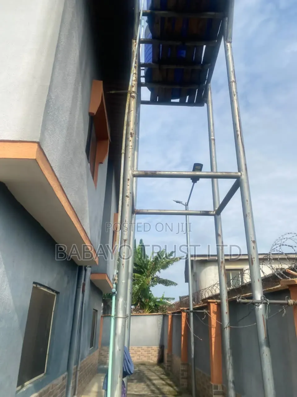 13bdrm Block of Flats in Igangan for sale in Igangan