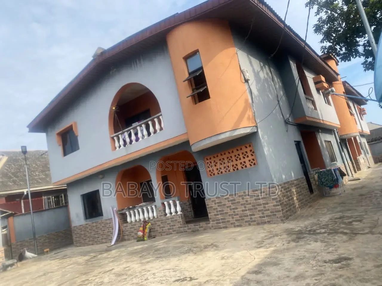13bdrm Block of Flats in Igangan for sale in Igangan