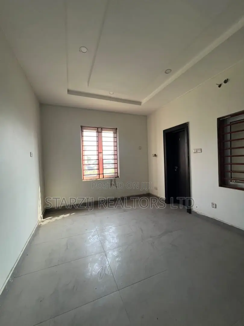 18bdrm Duplex in Jahi for sale in Jahi