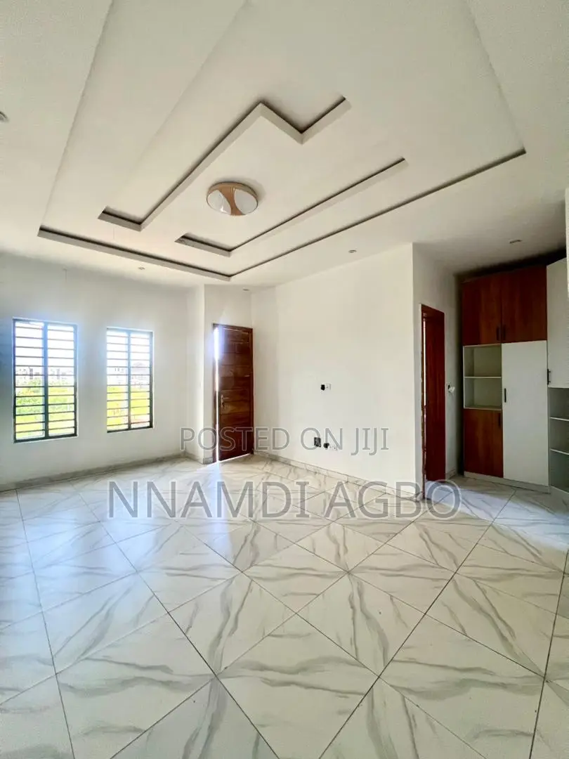 3bdrm Duplex in Lafiaji for rent in Lafiaji