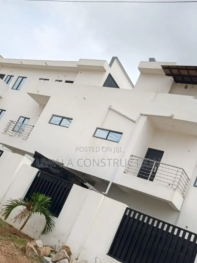 4bdrm Duplex in Life Camp for sale in Life Camp