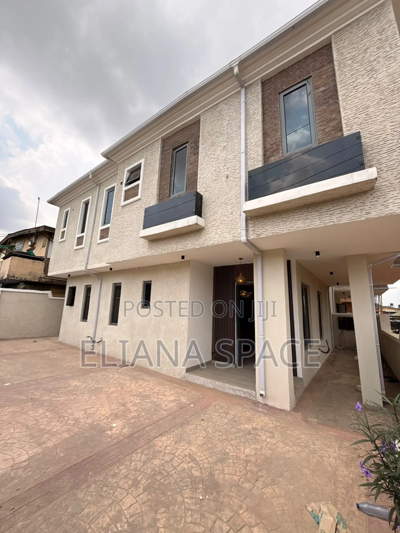 4bdrm Townhouse/Terrace in Ogba for sale in Ogba GRA