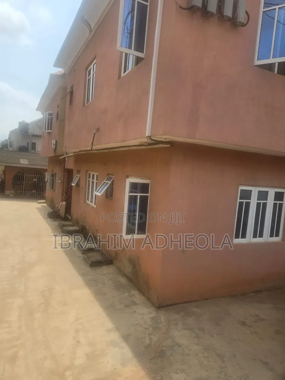 3bdrm Block of Flats in Ipaja for sale in Ipaja / Ipaja