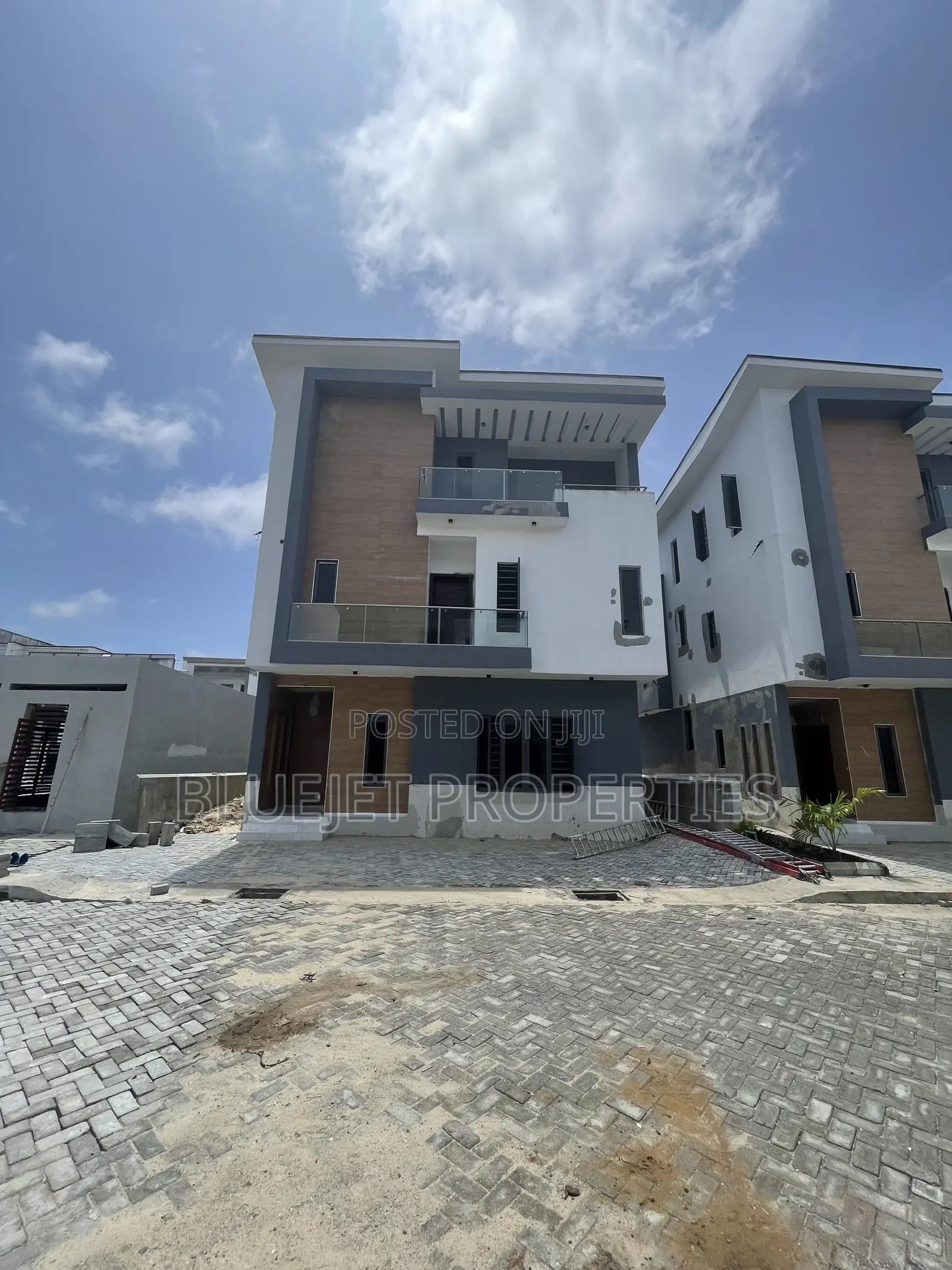 4bdrm Duplex in Sangotedo for sale in Sangotedo