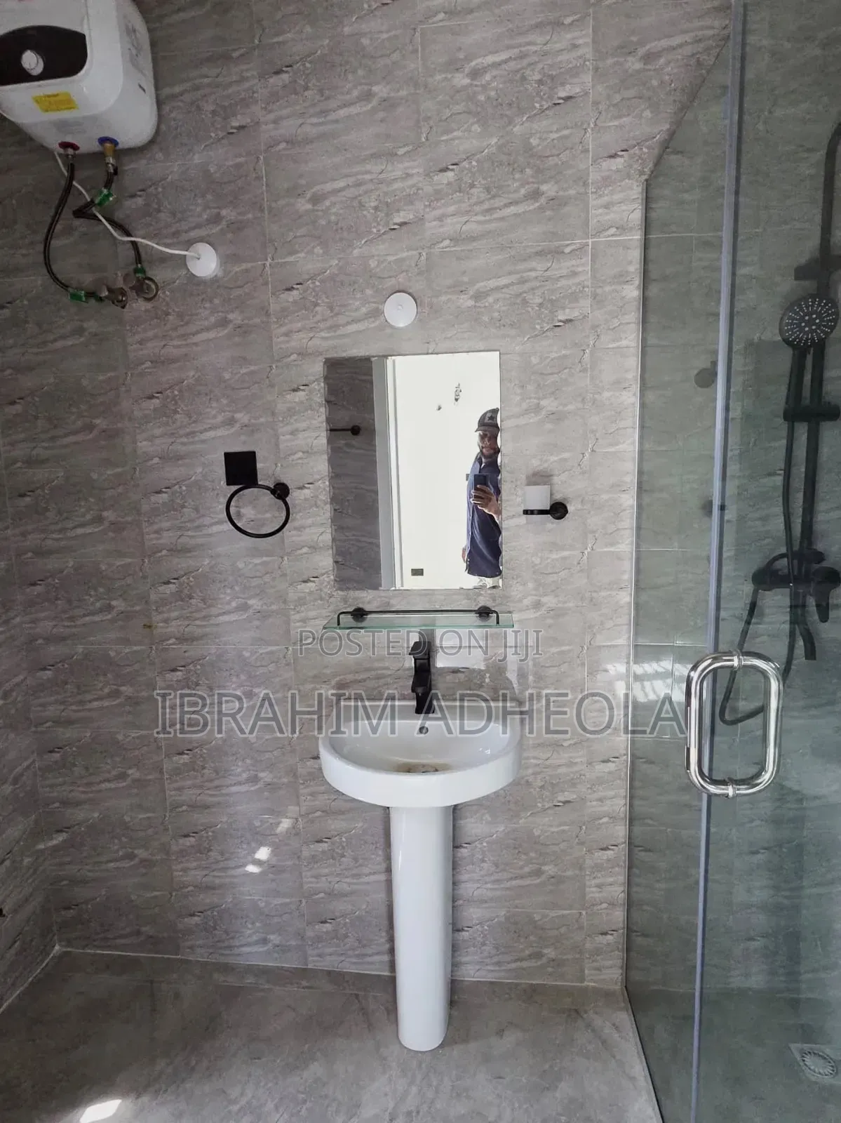 3bdrm Apartment in Ilupeju for sale in Ilupeju Industrial Estate