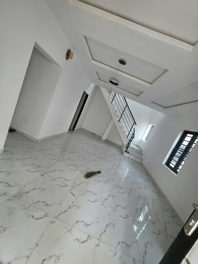 3bdrm Duplex in Alagbado for rent in Alagbado