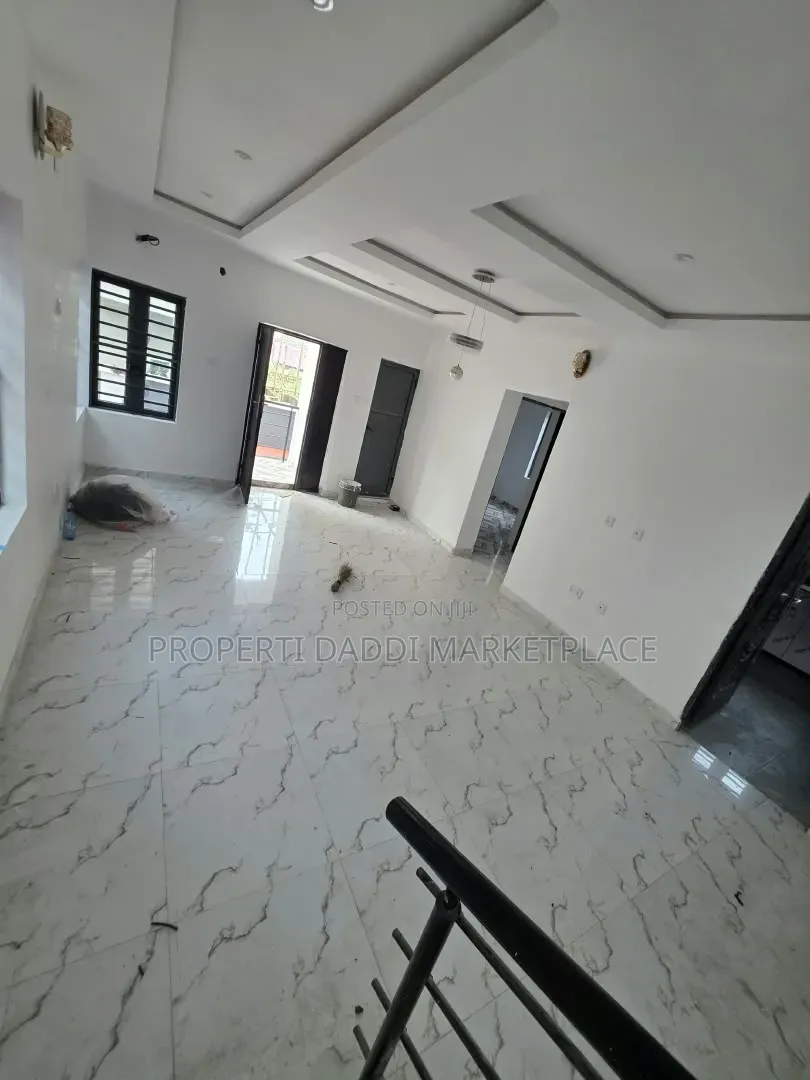 3bdrm Duplex in Alagbado for rent in Alagbado