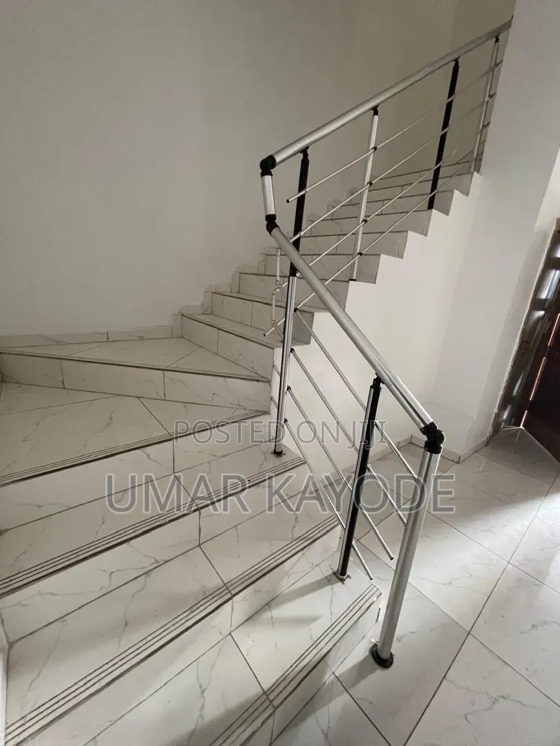 4bdrm Duplex in Chevron for sale in Chevron