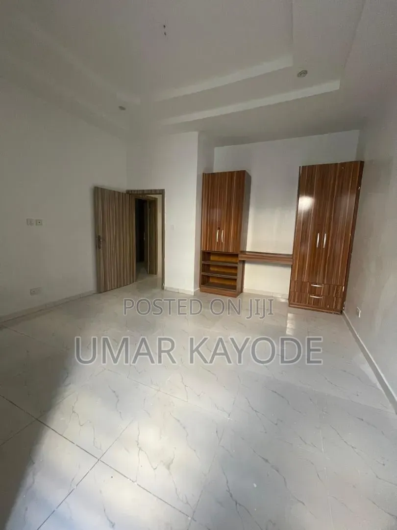 4bdrm Duplex in Chevron for sale in Chevron