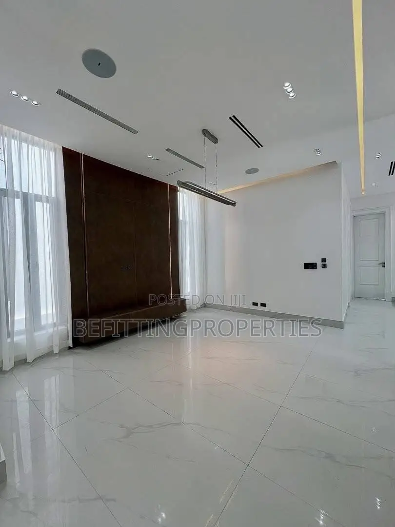 5bdrm Duplex in Osapa london for sale in Osapa london