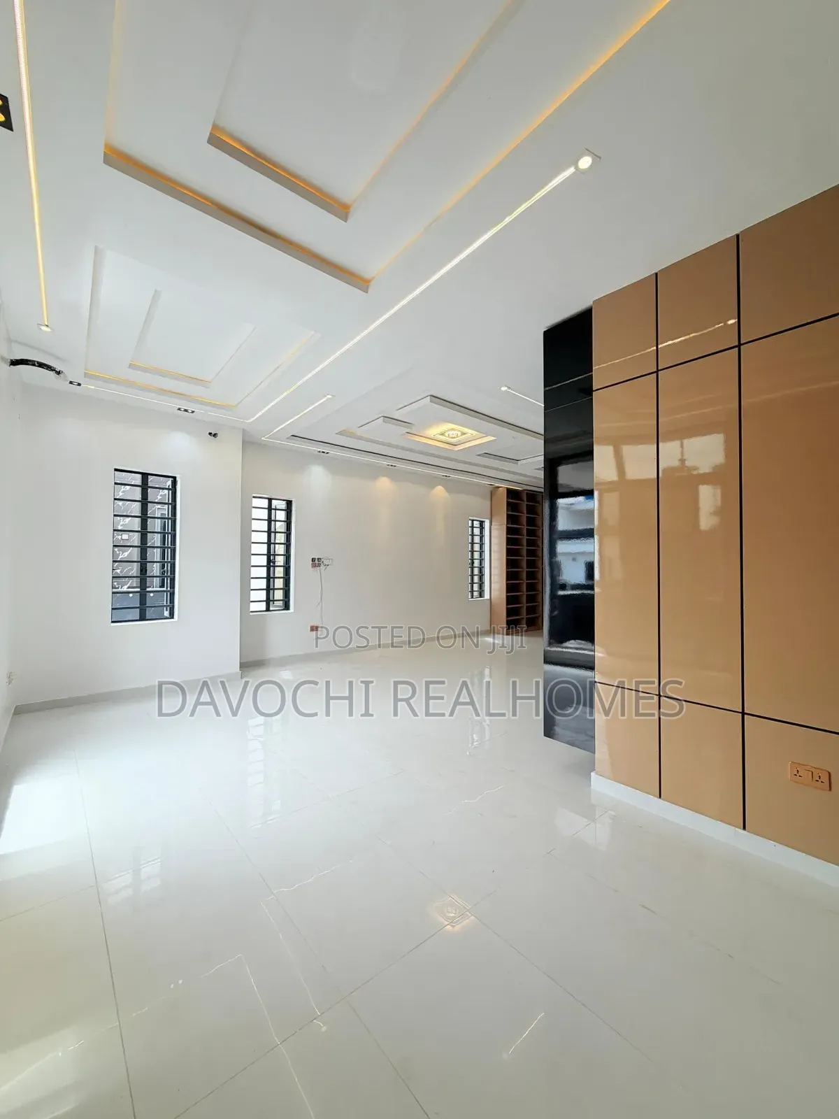 5bdrm Duplex in Sangotedo for sale in Sangotedo