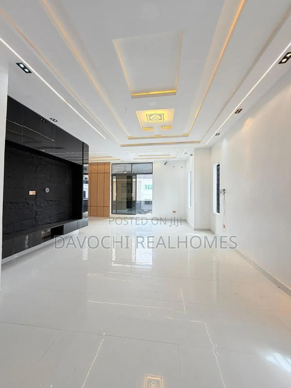 5bdrm Duplex in Sangotedo for sale in Sangotedo
