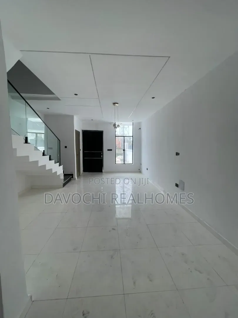 3bdrm Duplex in Sangotedo for sale in Sangotedo