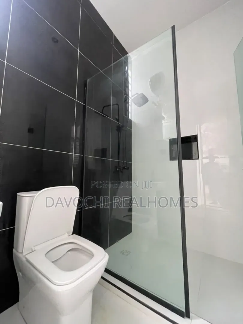 4bdrm Duplex in Ikota for sale in Ikota