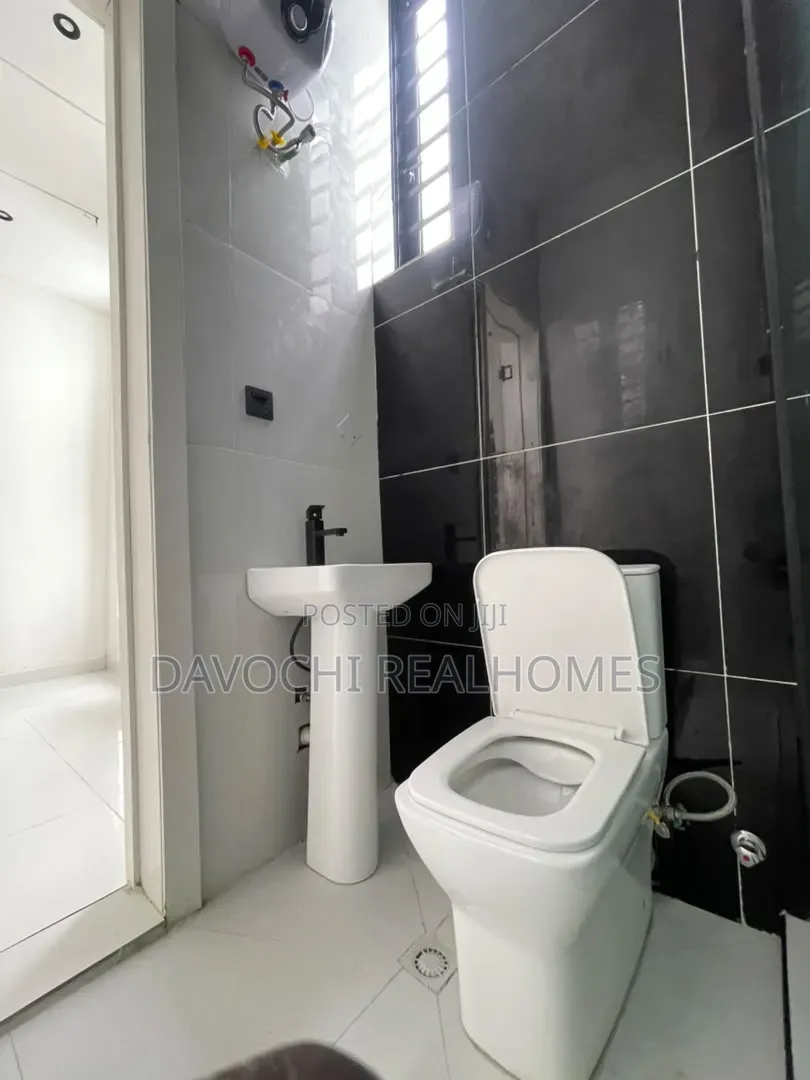 4bdrm Duplex in Ikota for sale in Ikota