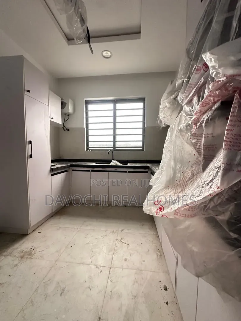 3bdrm Duplex in Sangotedo for sale in Sangotedo