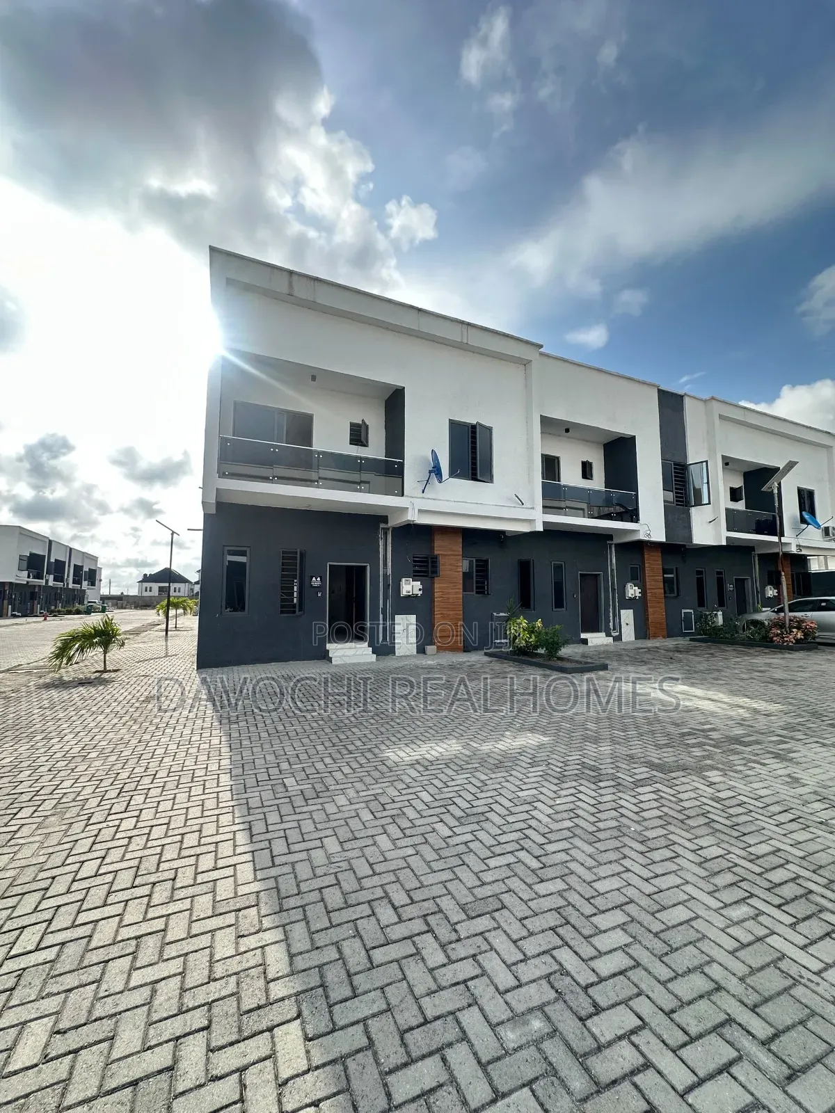 3bdrm Duplex in Sangotedo for sale in Sangotedo