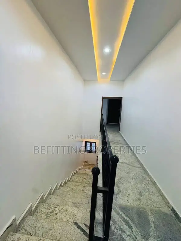 4bdrm Duplex in Wumba for sale in Wumba