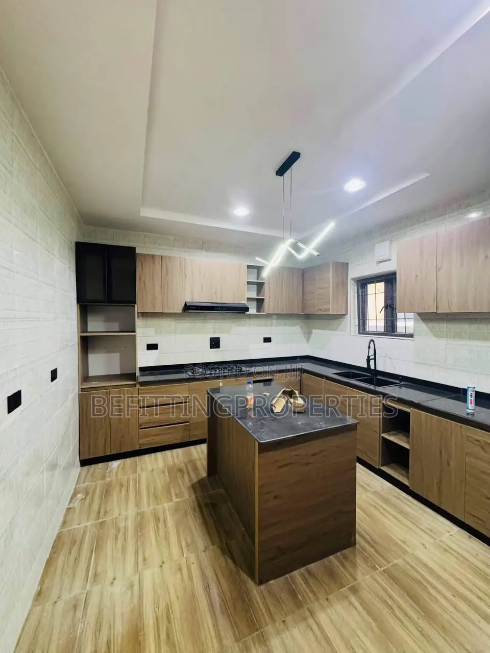 4bdrm Duplex in Wumba for sale in Wumba