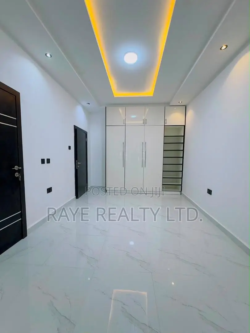 3bdrm Apartment in Gbagada for sale in Gbagada