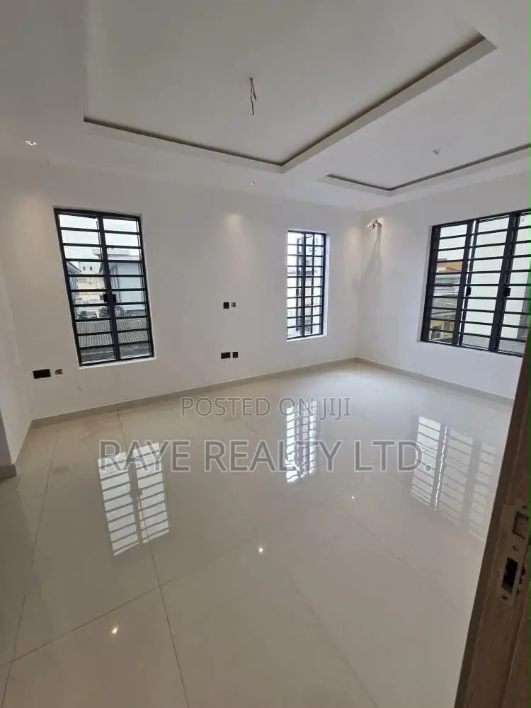 4bdrm Duplex in Ikeja for sale in Ikeja