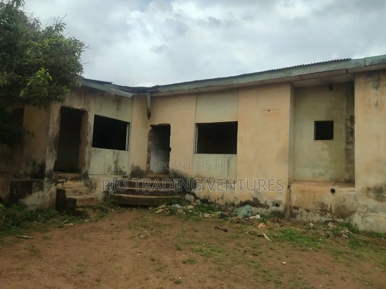 Hot Deal! 2 Plots With Building for Sale, Akute-Ajuwon Road in Ifo