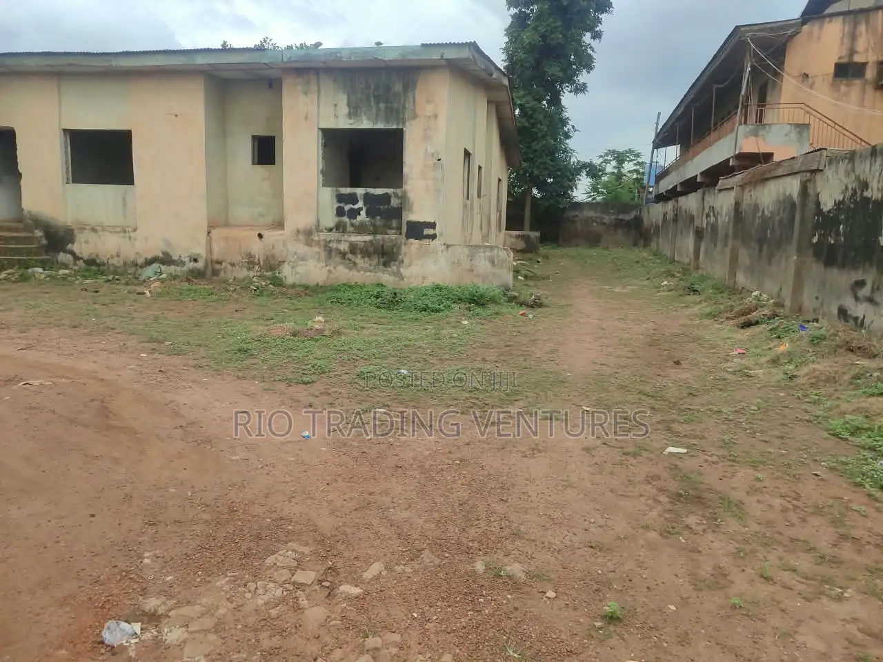 Hot Deal! 2 Plots With Building for Sale, Akute-Ajuwon Road in Ifo