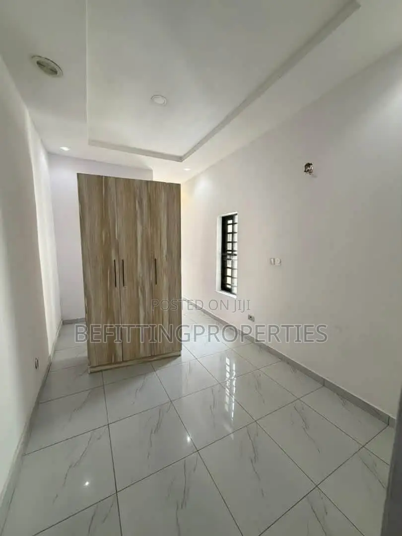 4bdrm Duplex in Chevron for sale in Chevron