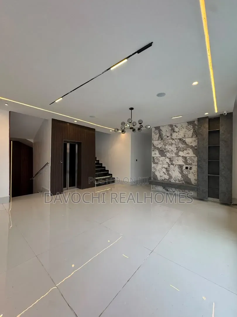 5bdrm Duplex in Vgc Estate, Lekki Phase 1 for sale in Lekki Phase 1