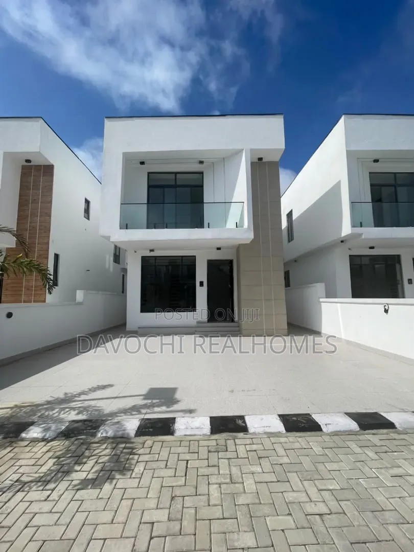 4bdrm Duplex in Ikota for sale in Ikota
