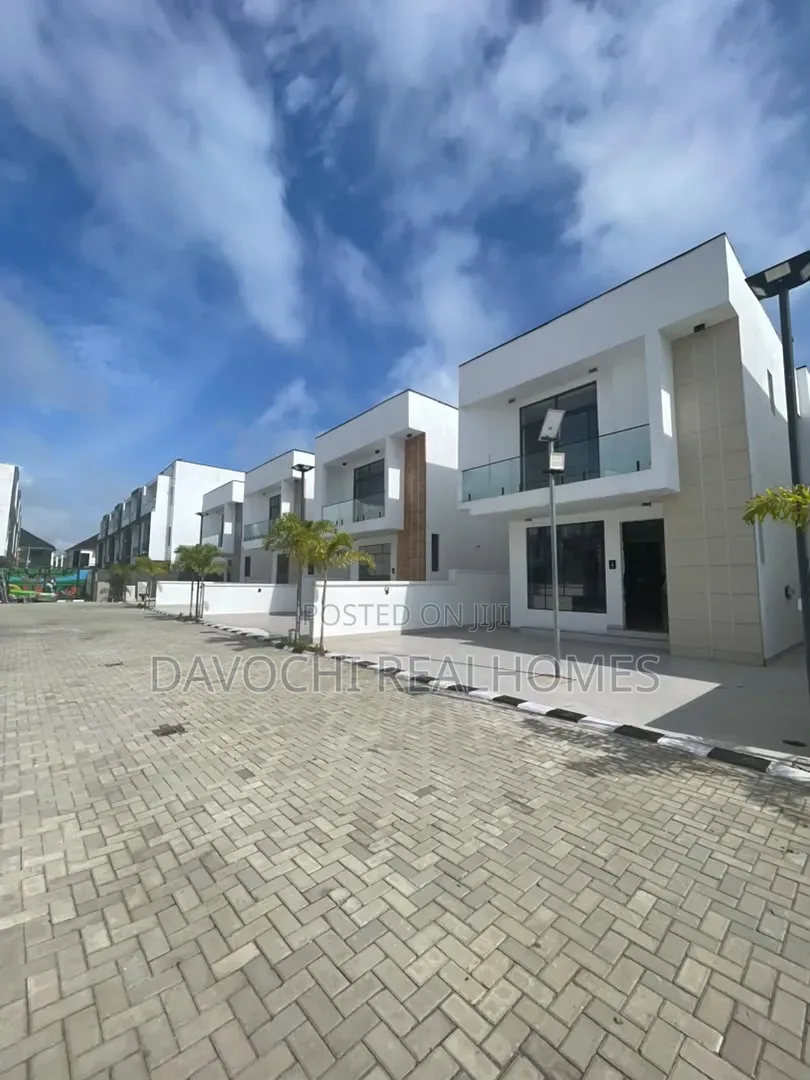 4bdrm Duplex in Ikota for sale in Ikota