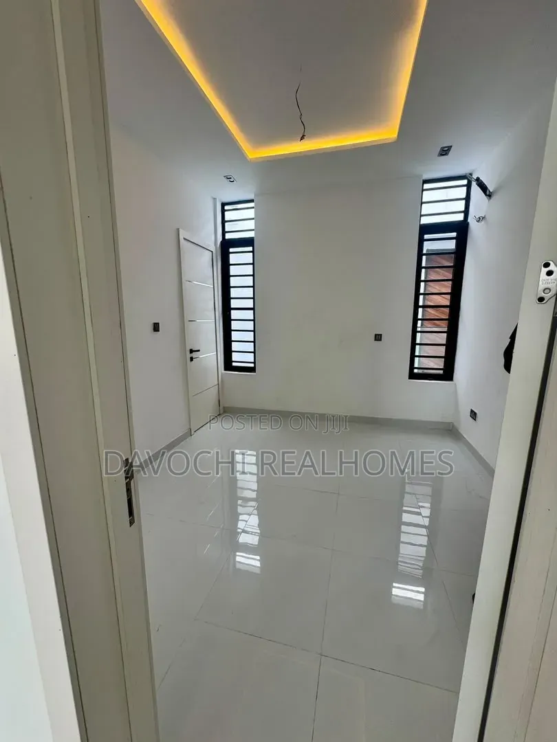 2bdrm Apartment in Lekki Phase 1 for sale in Lekki Phase 1