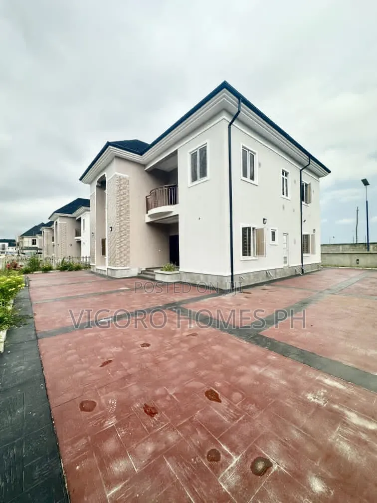4bdrm Duplex in Reef Court Estate, Port-Harcourt for sale in Port-Harcourt