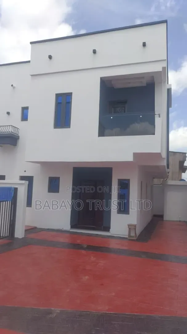 4bdrm Duplex in Oke-Afa for sale in Oke-Afa