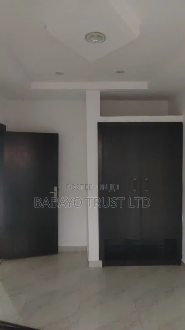 4bdrm Duplex in Oke-Afa for sale in Oke-Afa