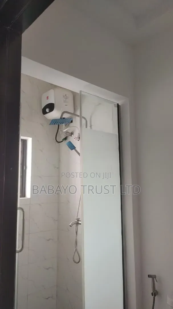 4bdrm Duplex in Oke-Afa for sale in Oke-Afa