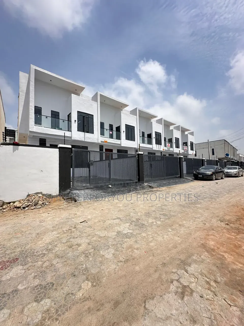 4bdrm Duplex in Ikota for sale in Ikota