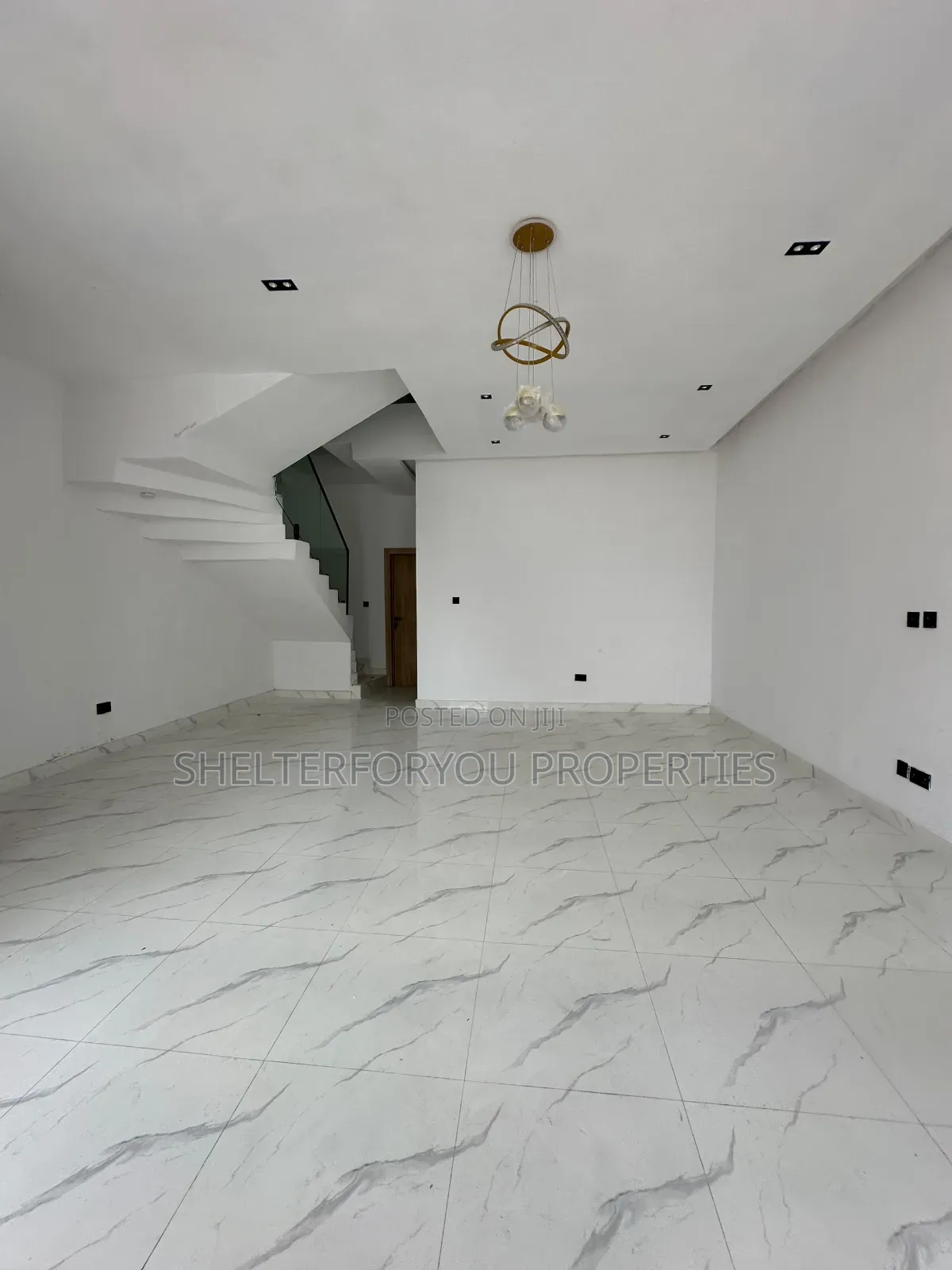 4bdrm Duplex in Ikota for sale in Ikota
