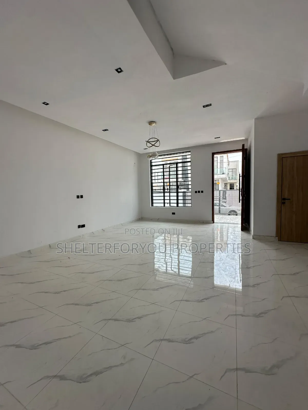 4bdrm Duplex in Ikota for sale in Ikota