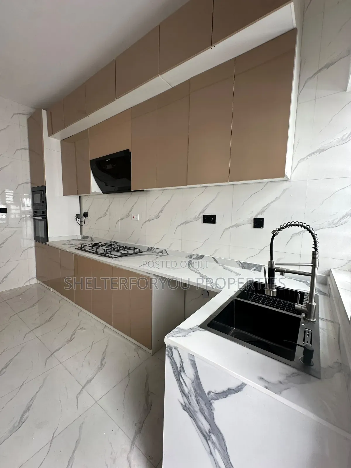 4bdrm Duplex in Ikota for sale in Ikota
