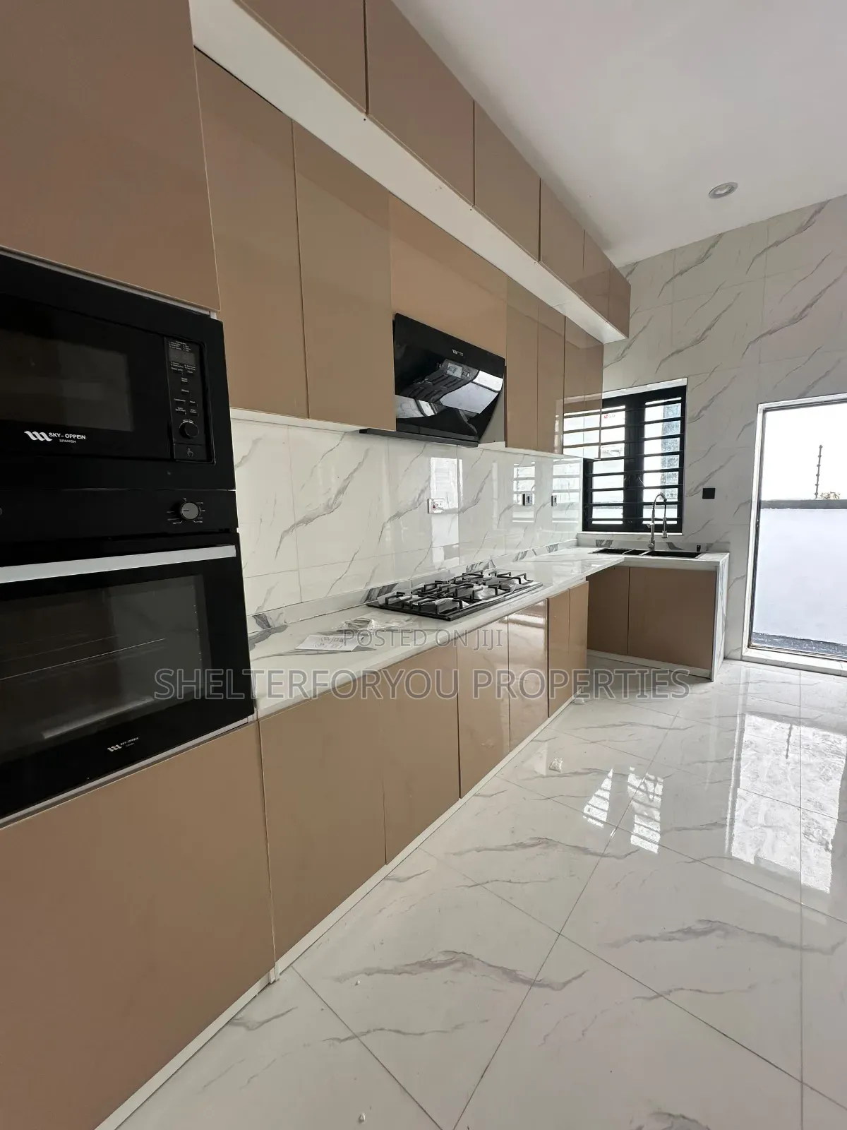 4bdrm Duplex in Ikota for sale in Ikota