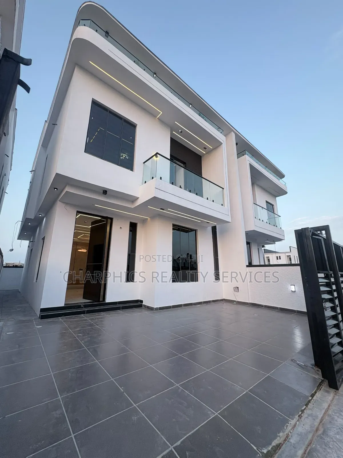 4bdrm Duplex in Off Lekki-Epe Expressway for sale in Off Lekki-Epe Expressway