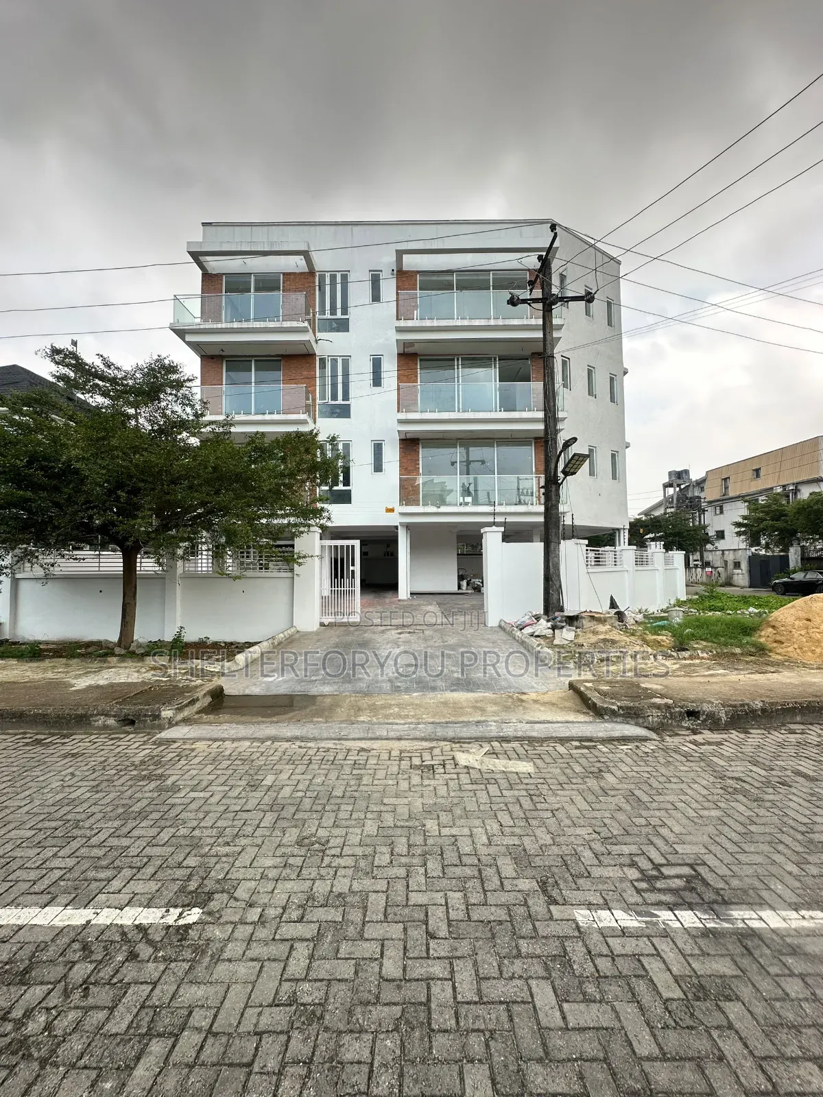 2bdrm Apartment in Lekki Expressway for sale in Lekki Expressway