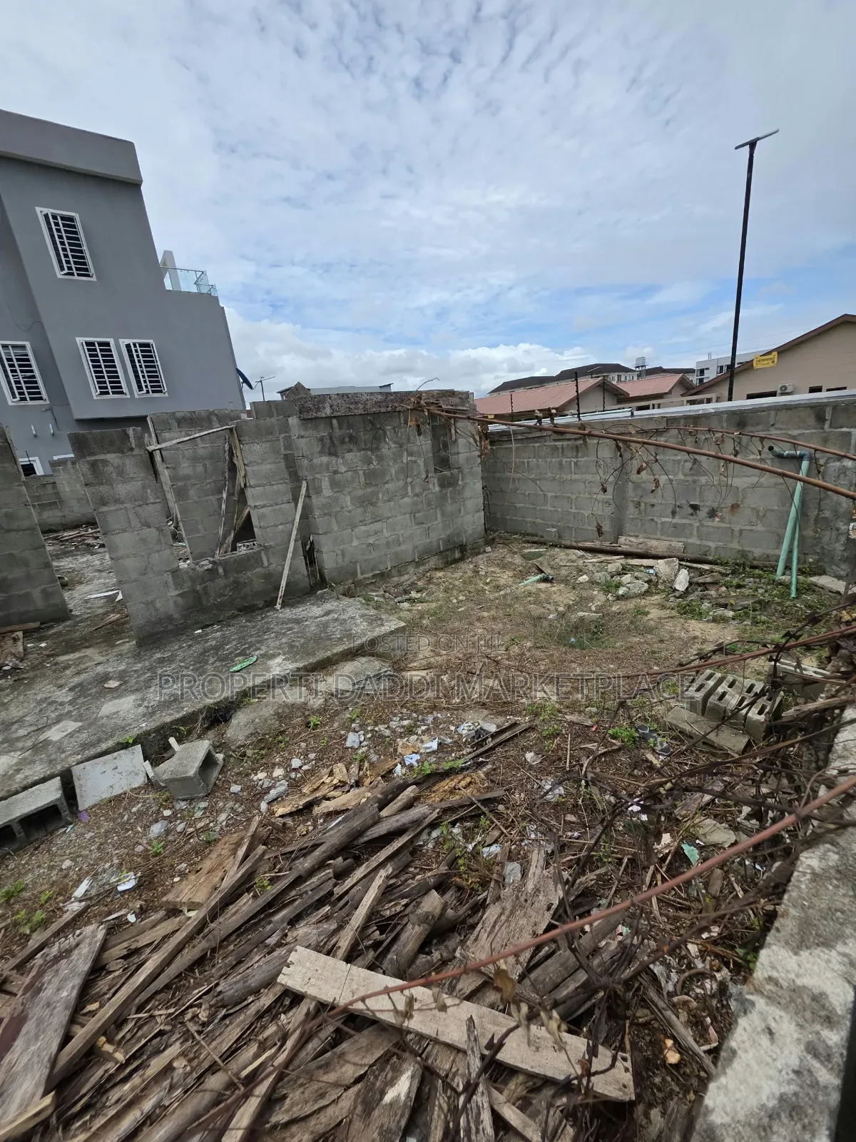 3bdrm Bungalow in Ugochukwu Estate, Ologolo for sale in Ologolo
