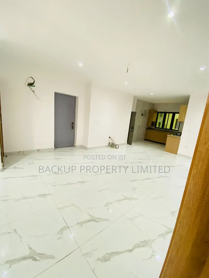 3bdrm Apartment in Alagomeji for sale in Alagomeji