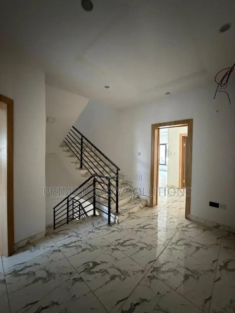 4bdrm Townhouse / Terrace in 𝐋𝐞𝐤𝐤𝐢 𝐩𝐡𝐚𝐬𝐞 1, Lekki Phase 1 for rent in Lekki Phase 1