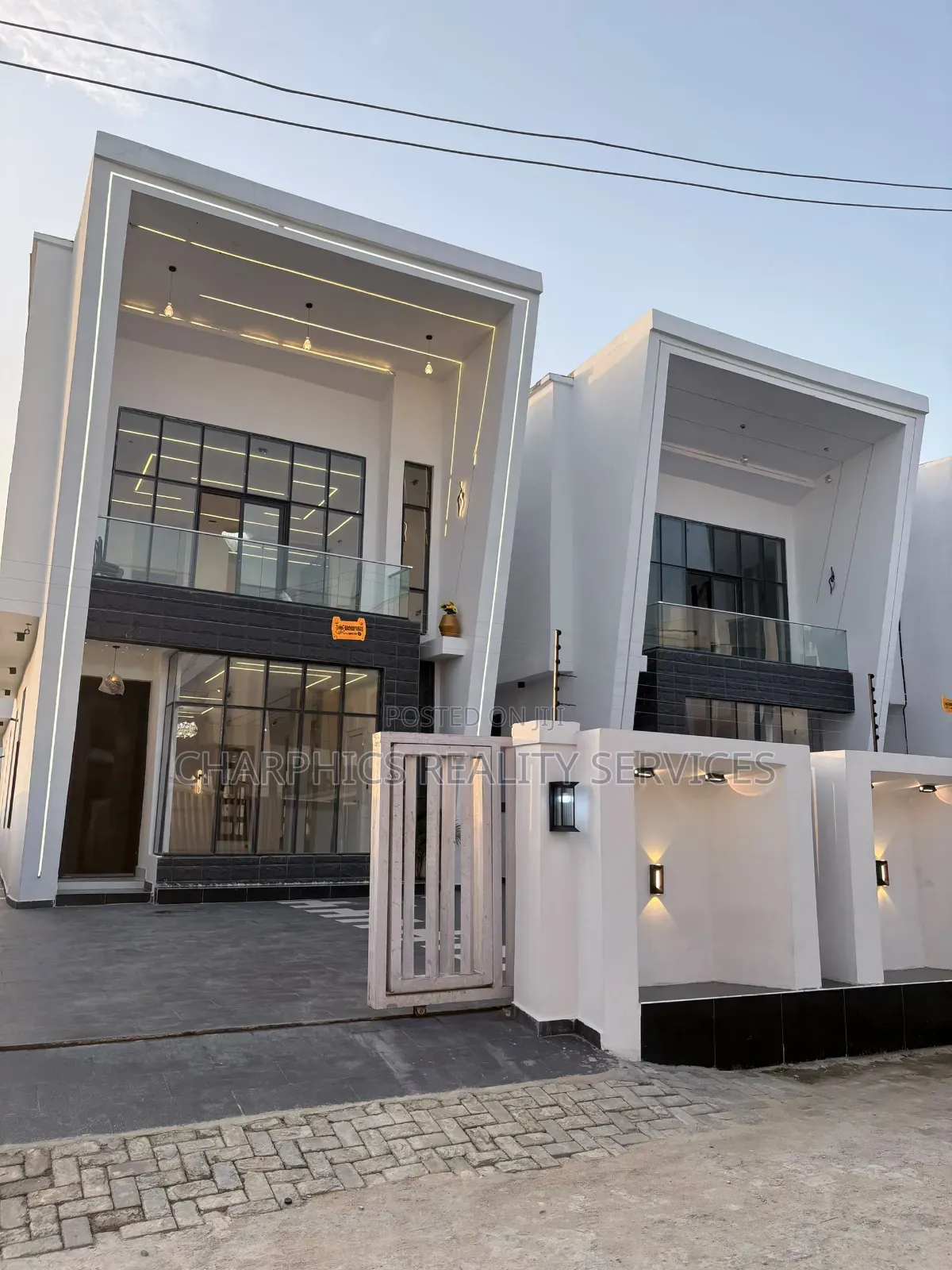 5bdrm Duplex in Off Lekki-Epe Expressway for sale in Off Lekki-Epe Expressway