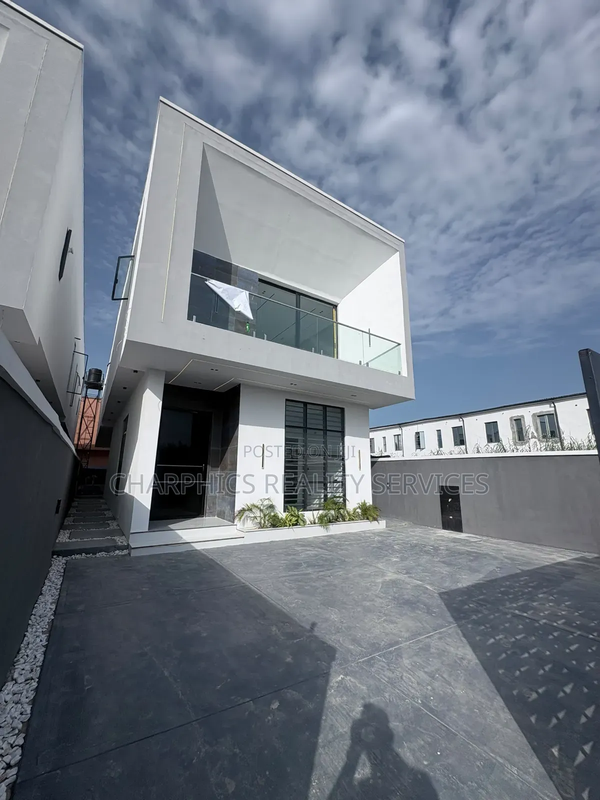 5bdrm Duplex in Off Lekki-Epe Expressway for sale in Off Lekki-Epe Expressway