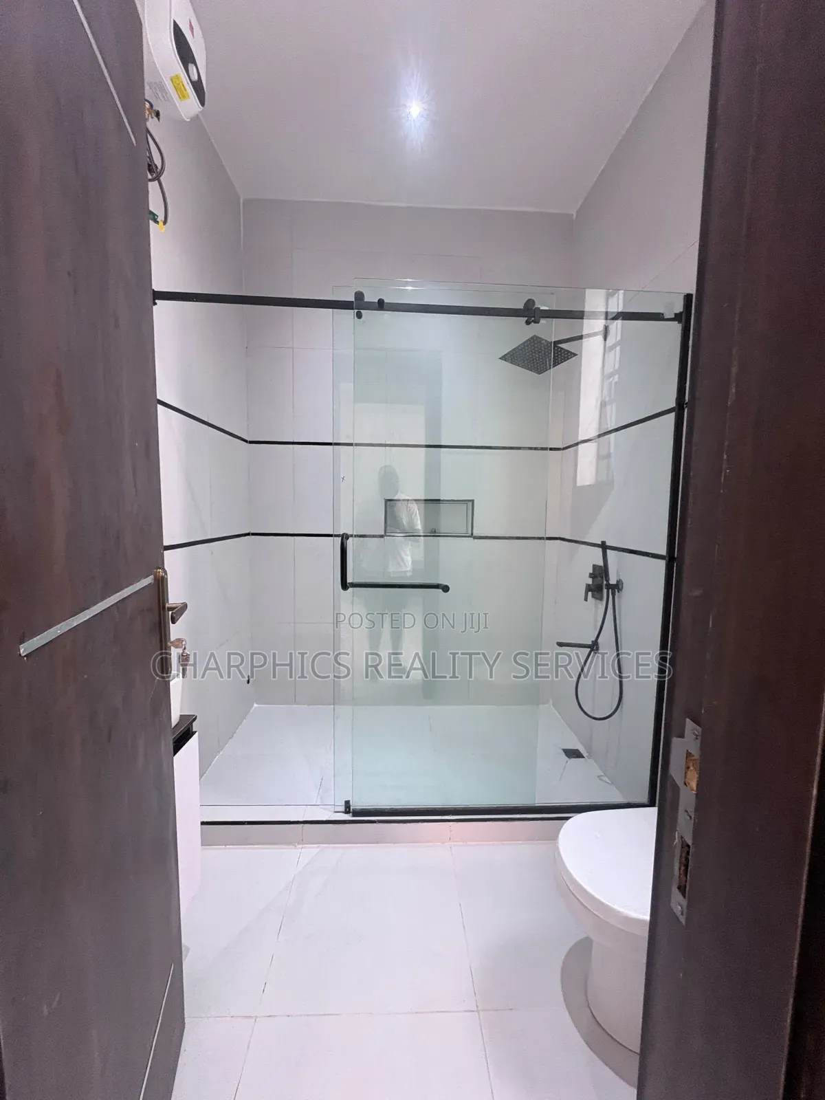 5bdrm Duplex in Off Lekki-Epe Expressway for sale in Off Lekki-Epe Expressway